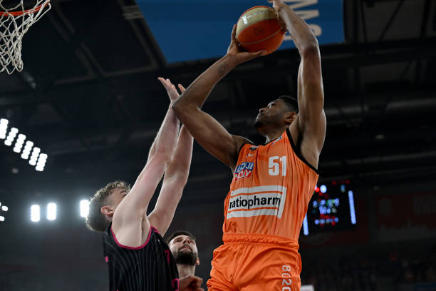 向来以其严 向来以其严